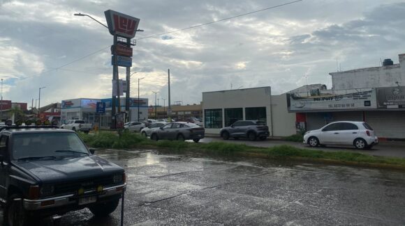 Se registran lluvias moderadas este viernes 2 de octubre en Culiacán, Sinaloa