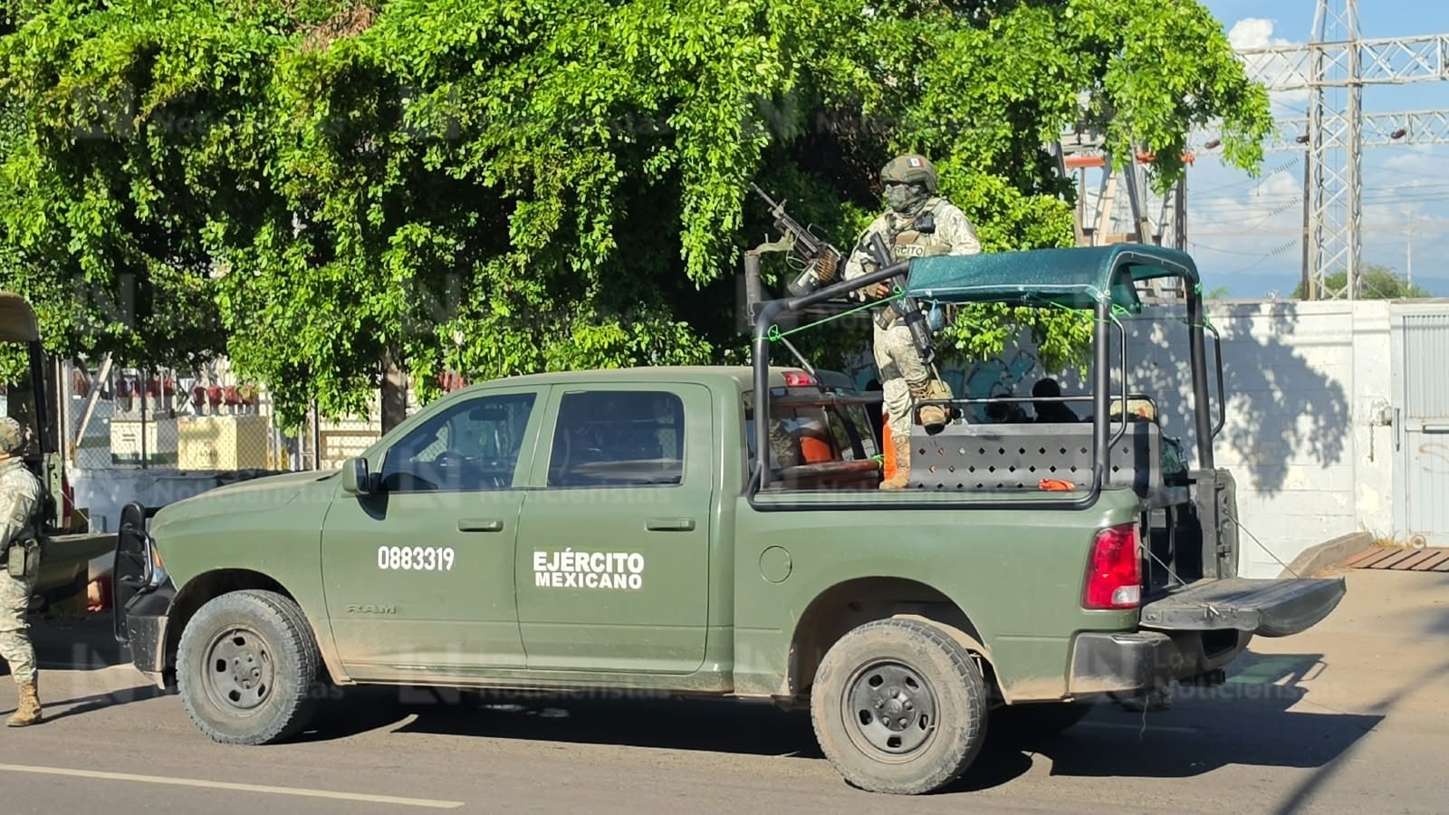 Localizan a hombre ejecutado sobre Calzada Heroico Colegio Militar, en Culiacán