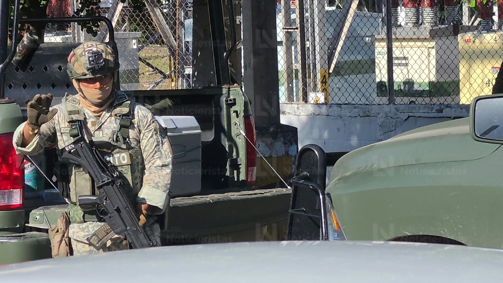 Localizan a hombre ejecutado sobre Calzada Heroico Colegio Militar, en Culiacán
