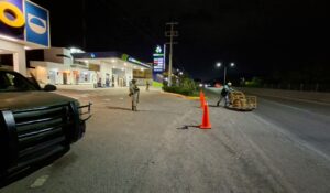 Localizan arma de fuego en una macetera sobre la México 15, al sur de Mazatlán, Sinaloa