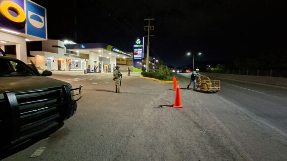 Localizan arma de fuego en una macetera sobre la México 15, al sur de Mazatlán, Sinaloa