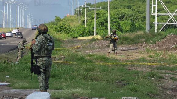 Emplayado y sin vida encuentran a un hombre en La Costerita de Culiacán, Sinaloa