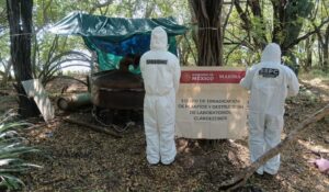 Localizan laboratorio clandestino de metanfetamina de 2 mil 500 metros cuadrados en Sanalona, Culiacán