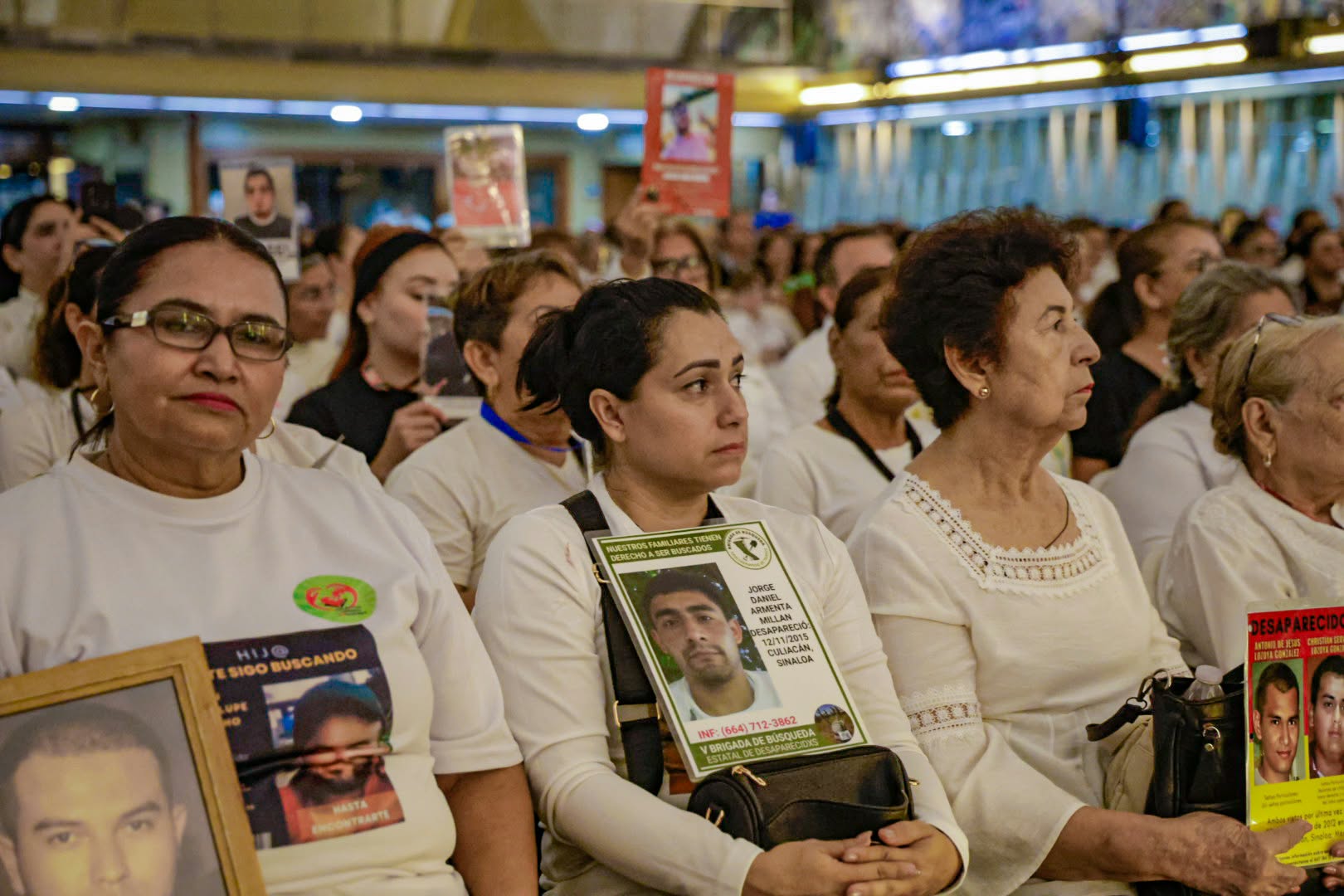 Madres de buscadoras, viudas de policías y víctimas de la violencia presentes en misa en La Lomita por Nuncio Apostólico