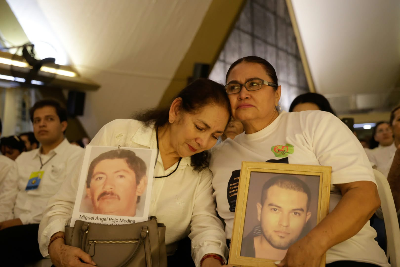 Madres de buscadoras, viudas de policías y víctimas de la violencia presentes en misa en La Lomita por Nuncio Apostólico
