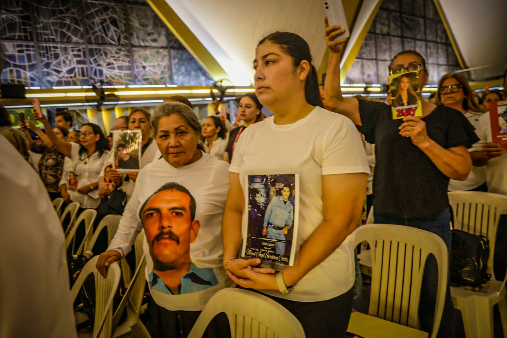 Madres de buscadoras, viudas de policías y víctimas de la violencia presentes en misa en La Lomita por Nuncio Apostólico