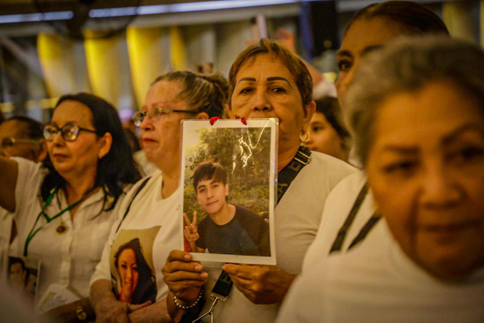 Madres de buscadoras, viudas de policías y víctimas de la violencia presentes en misa en La Lomita por Nuncio Apostólico