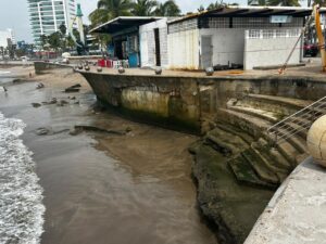 Malecón de Mazatlán dañado