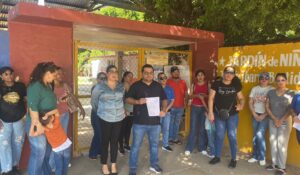 Protestan padres de familia por falta de electricidad en kínder de Guasave, Sinaloa; alumnos llevan tres semanas sin clases presenciales