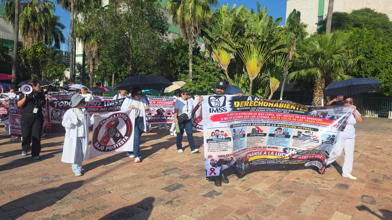 Manifestación de personal del IMSS en Culiacán