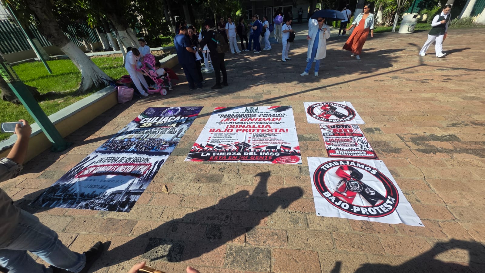 Manifestación de personal del IMSS en Culiacán