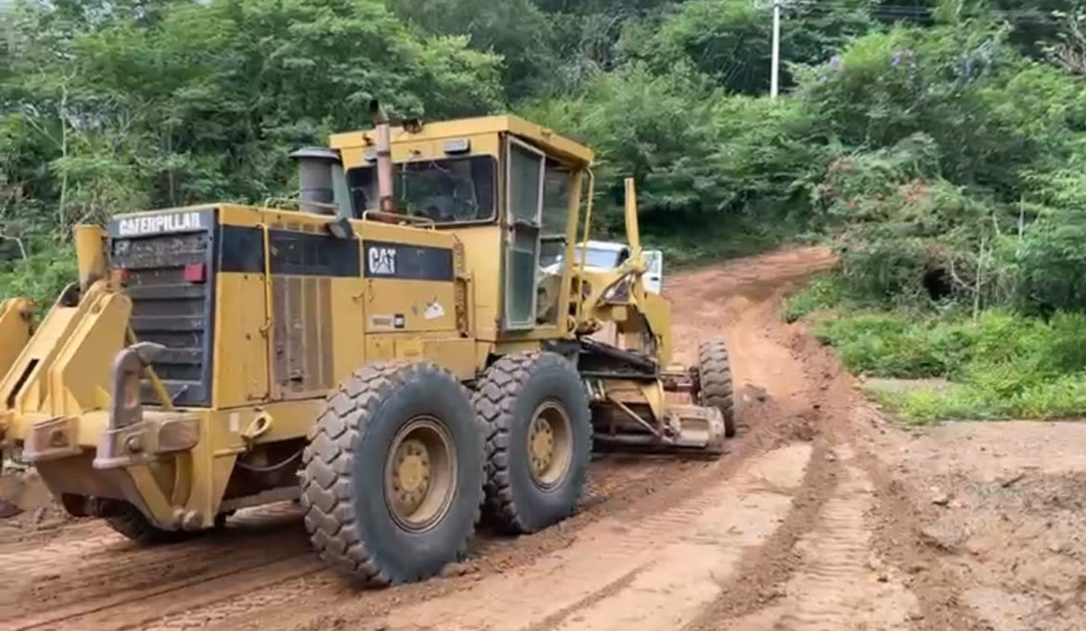 Mantenimiento de caminos rurales en Mazatlán