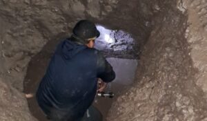 Maquinaria de constructora rompe tubería y deja sin agua a 11 colonias del norte de Mazatlán, Sinaloa