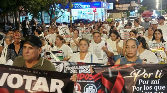 Se suman trabajadores del IMSS de Guamúchil a protesta nacional; exigen mejores condiciones laborales