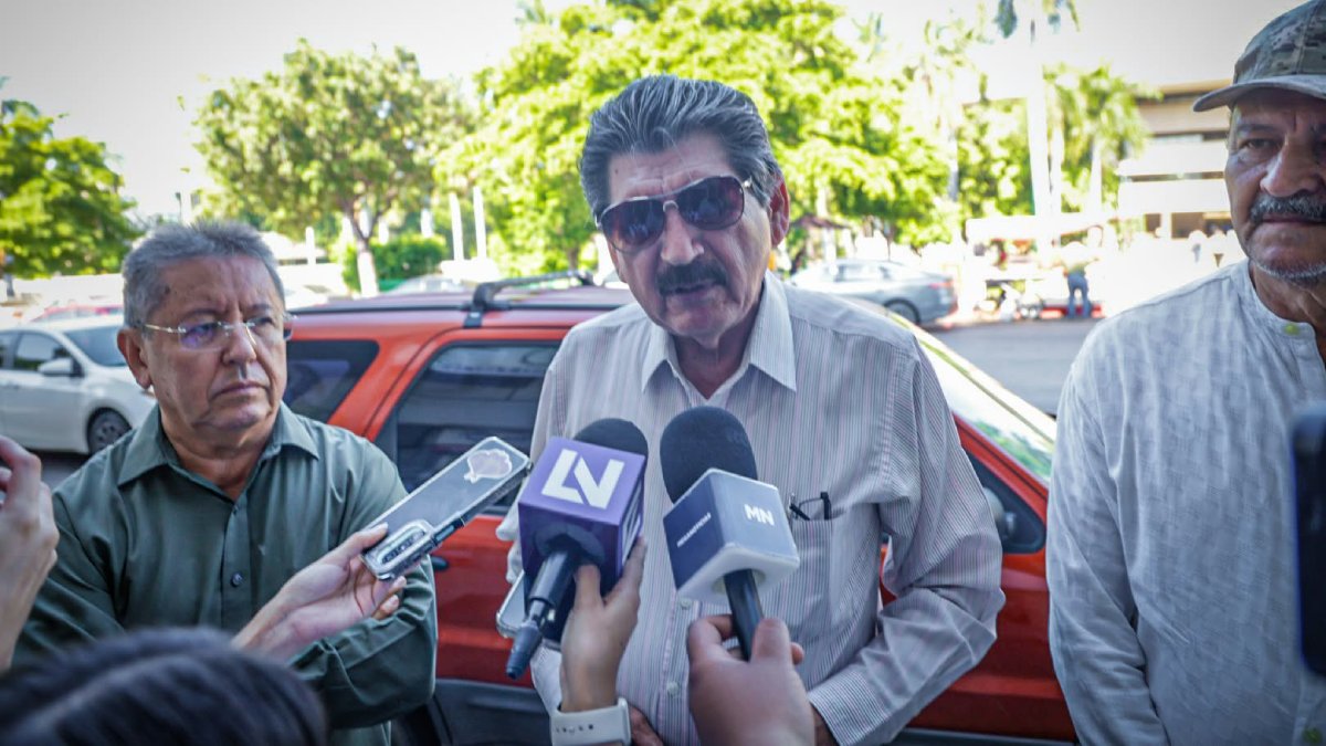 marco antonio medrano palazuelo jubilado administrativo de la institucion