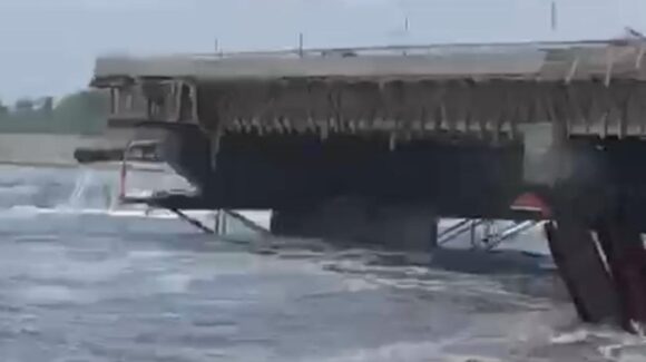 Marejada alcanza zona de construcción del puente Bellavista-Las Glorias, en Guasave, Sinaloa