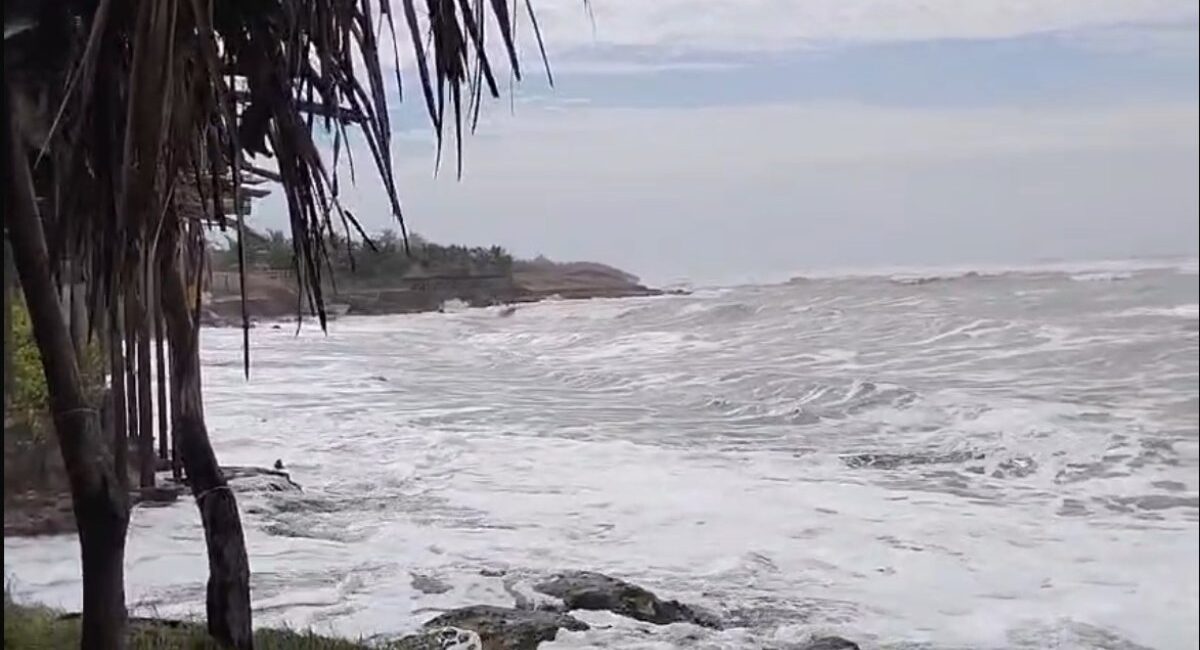 Marejadas intensas y lluvias en Celestino Gasca en Elota paraliza labores de ostioneros