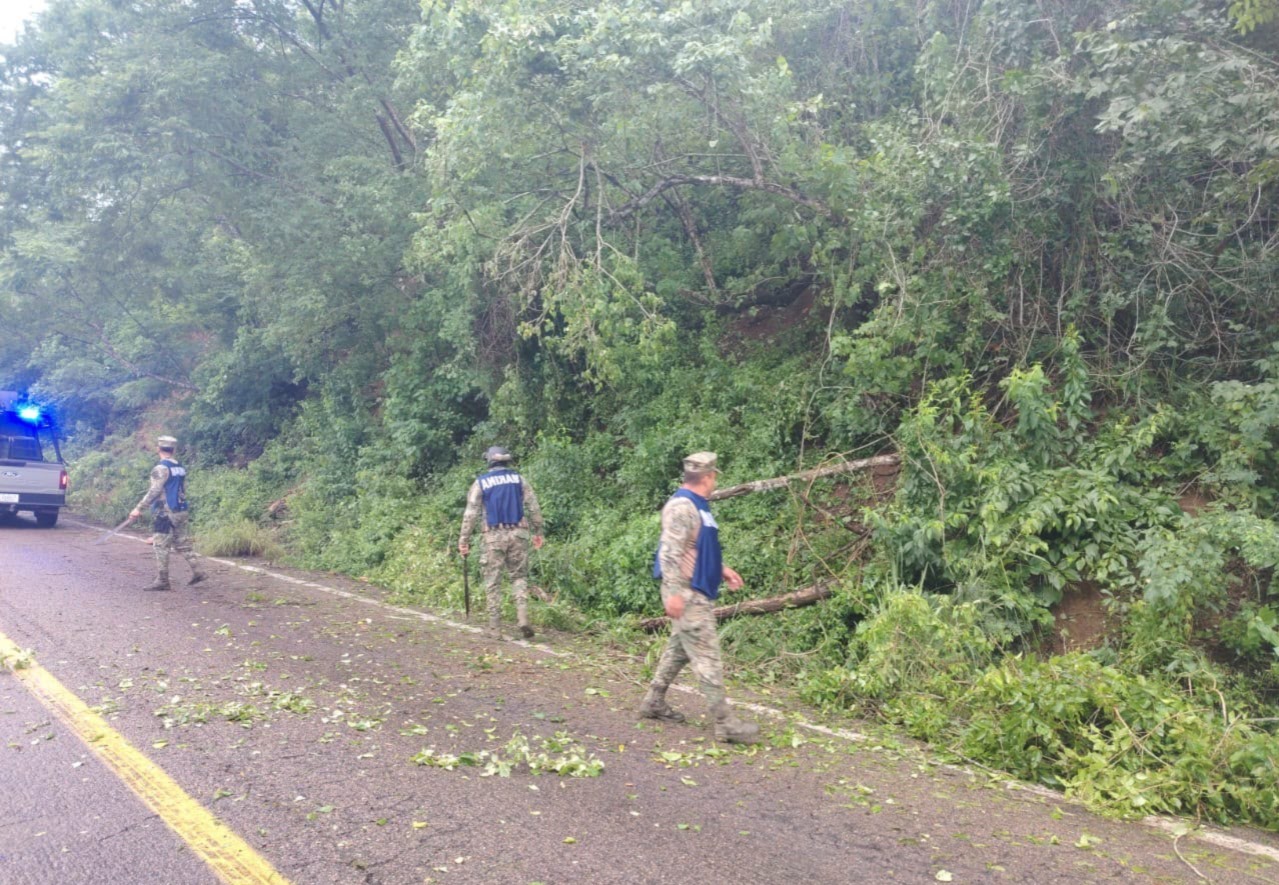 Marina activa operativo de prevención ante avance del huracán Simón a Sinaloa
