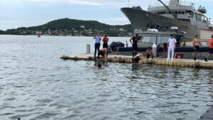 marina celebra 205 años de la armada con biatlon en mazatlan nado