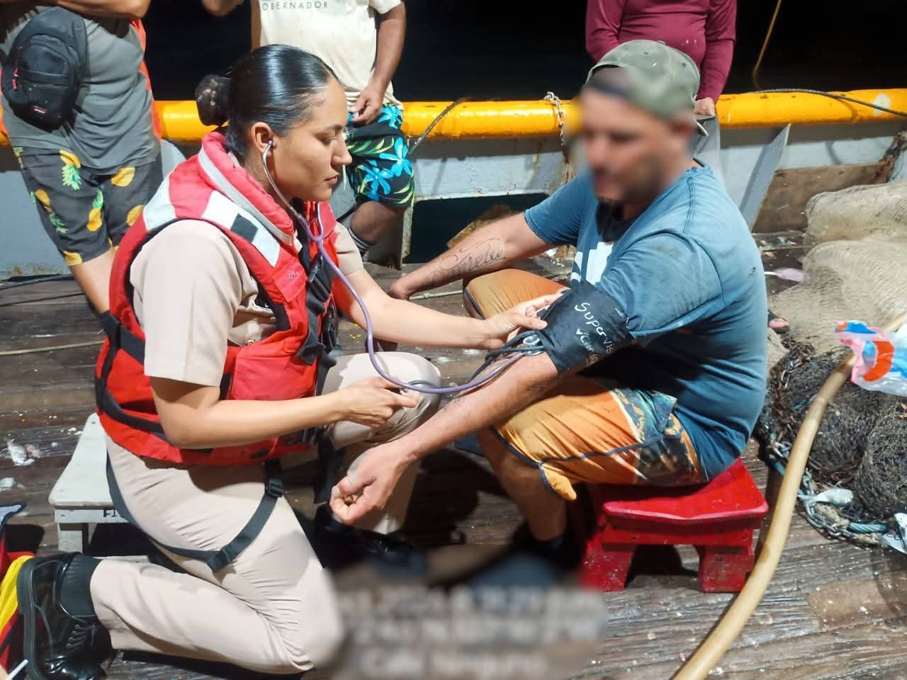 Marina brindó apoyo a los tripulantes de una embarcación pesquera en inmediaciones del municipio de Eldorado, Sinaloa