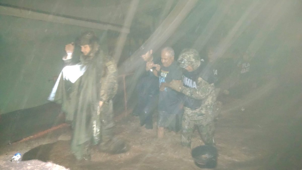marina evacua en jalisco a personas y activa operativos de emergencia por huracanes adulto