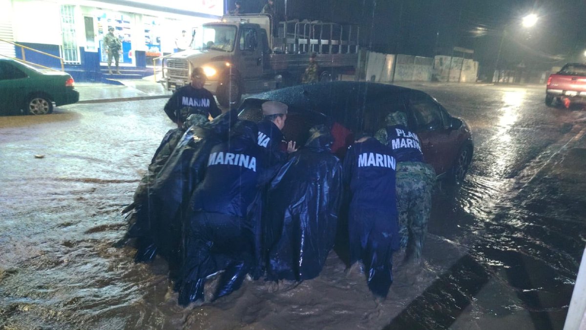 marina evacua en jalisco a personas y activa operativos de emergencia por huracanes lugar
