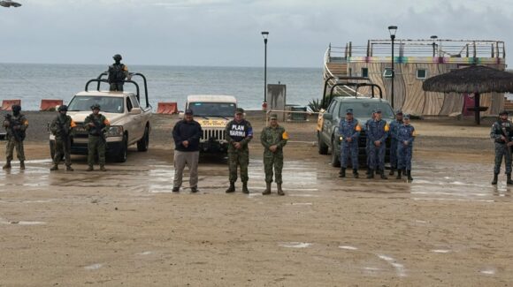 Marina evacua en Jalisco a personas y activa operativos de emergencia por huracán ‘Simón’ y remanentes de ‘Rachel’