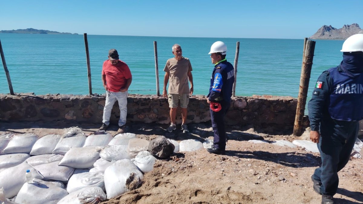 marina lleva ayuda a sinaloa tras polo costales