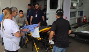 Trasladan a Sacramento, California, a Edwin Edel, quien sufrió quemaduras en un inmueble de Los Mochis, Sinaloa