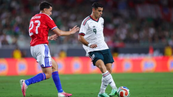 México cae ante Chile y cierra la Fecha FIFA sin triunfos; Memo Ochoa recibe homenaje