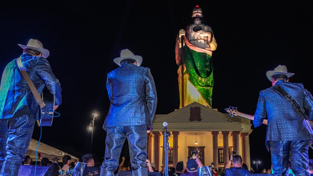 miles de devotos visitan el parque mirador con motivo del dia de san judas tadeo cantan