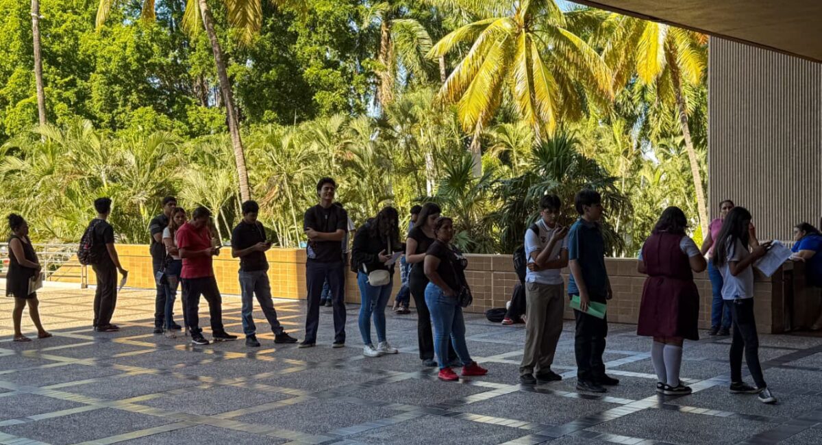 Amplían trámite para la tarjeta de descuento estudiantil; el viernes habrá jornada especial en Palacio de Gobierno, Culiacán