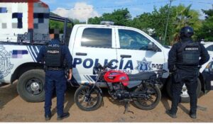 Circulaba sin casco ni placas y descubren que su motocicleta tenía reporte de robo en Mazatlán, Sinaloa
