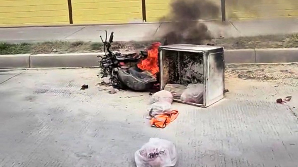 motocicleta se incendia en la avenida rafael buelna de mazatlan