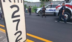 Reportan derrape de motociclista y lo encuentran sin vida con heridas de bala al sur de Mazatlán, Sinaloa