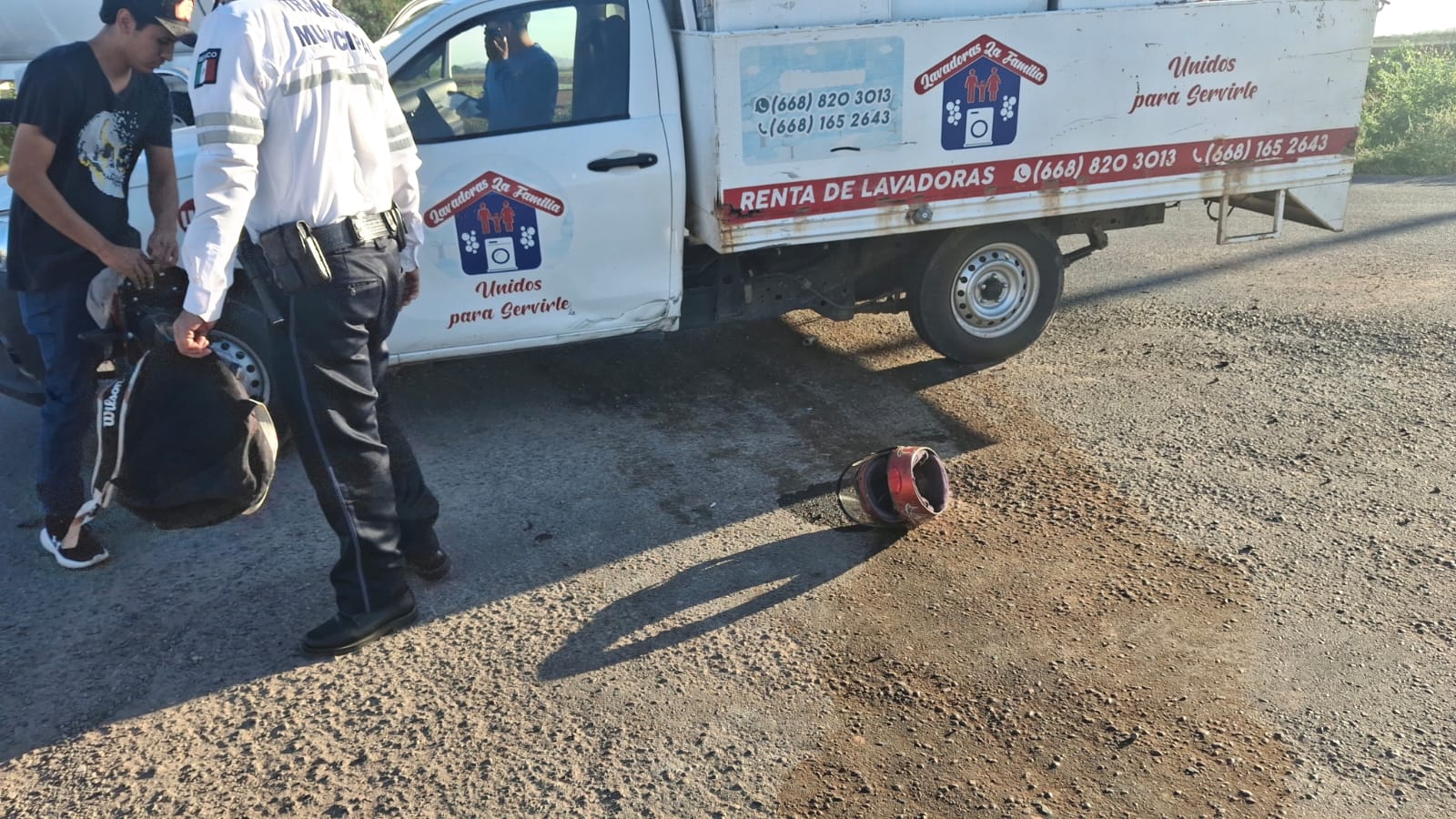 Motociclista resulta lesionado tras chocar con camioneta en Ahome