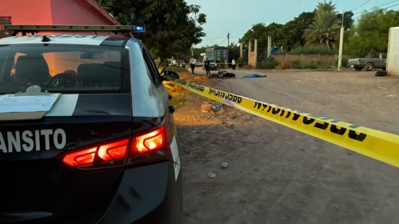 Un motociclista sin vida y uno más lesionado deja accidente en el ejido 20 de Noviembre Nuevo, en Ahome, Sinaloa