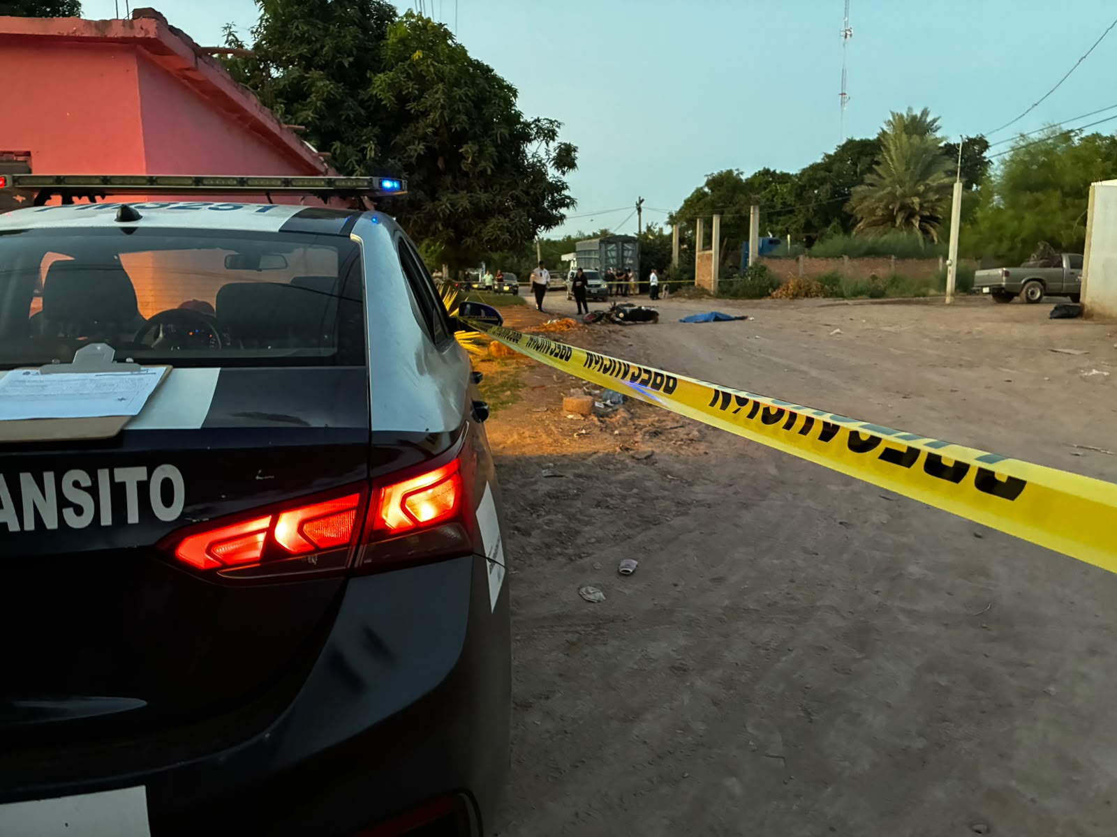 Un motociclista sin vida y uno más lesionado dejan accidente en el ejido 20 de Noviembre