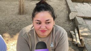 mujer en sonde de la energia electrica en culiacan