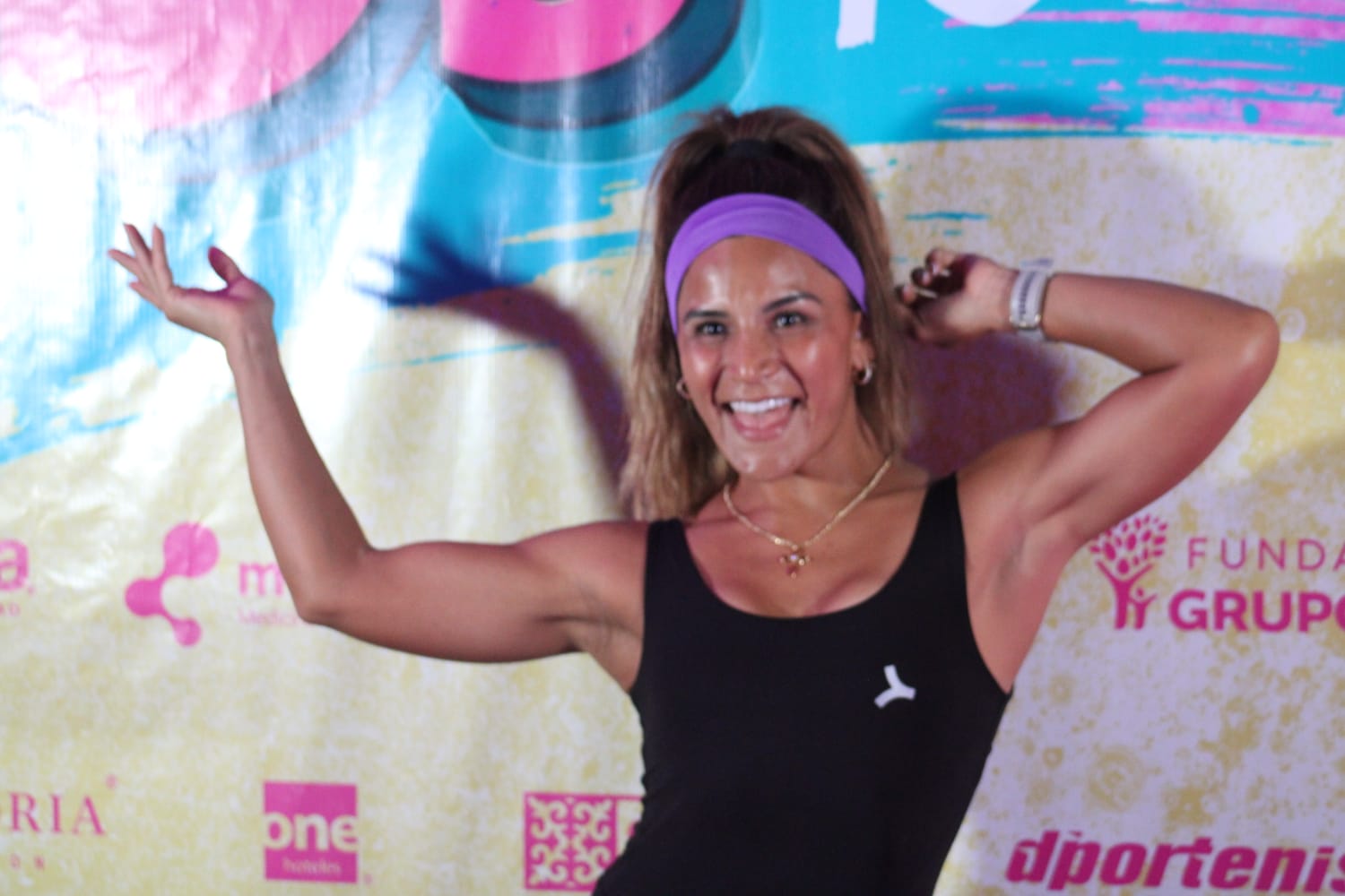 Mujeres se unen contra el cáncer en iniciativa 80's Stronger Together, en Mazatlán
