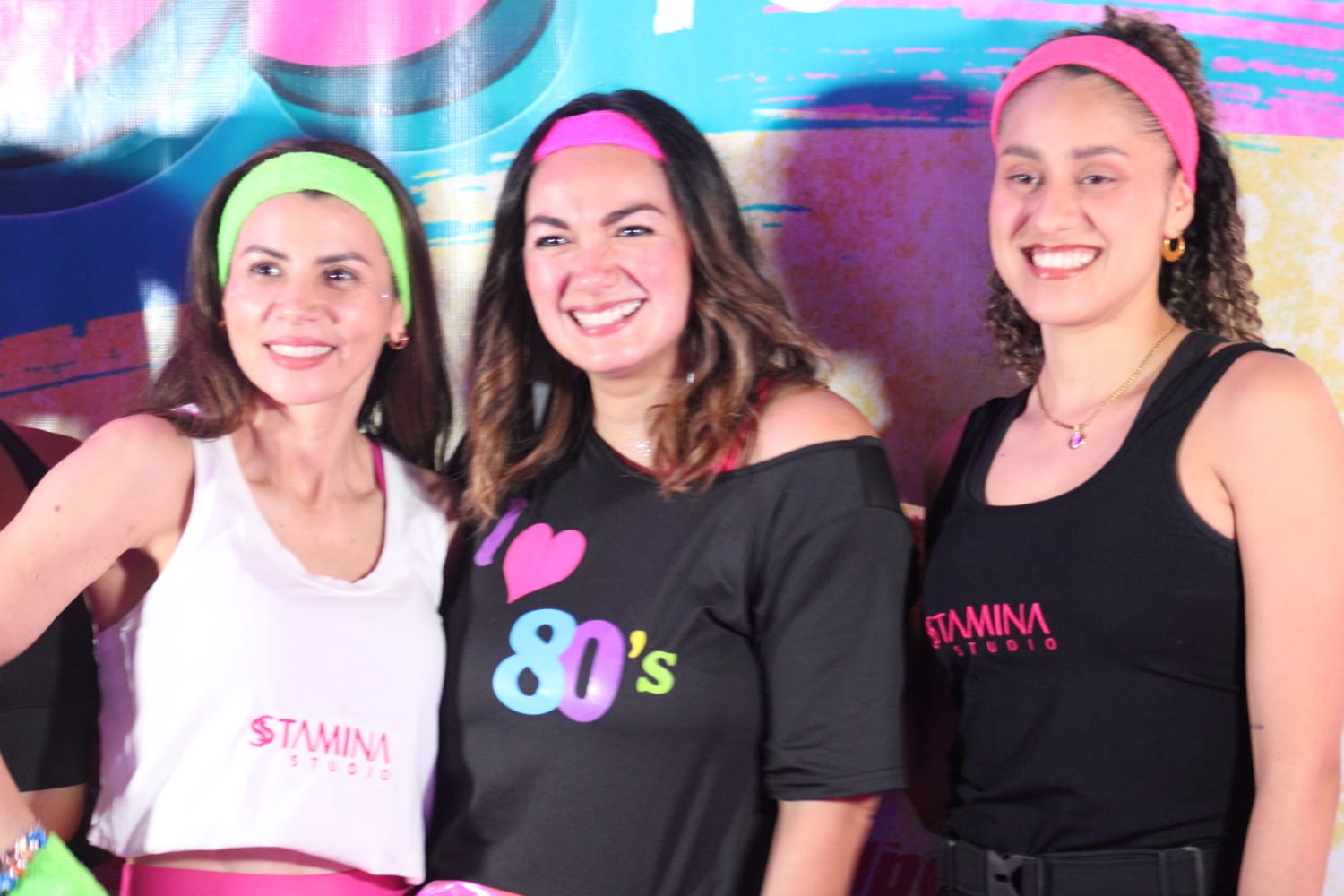 Mujeres se unen contra el cáncer en iniciativa 80's Stronger Together, en Mazatlán