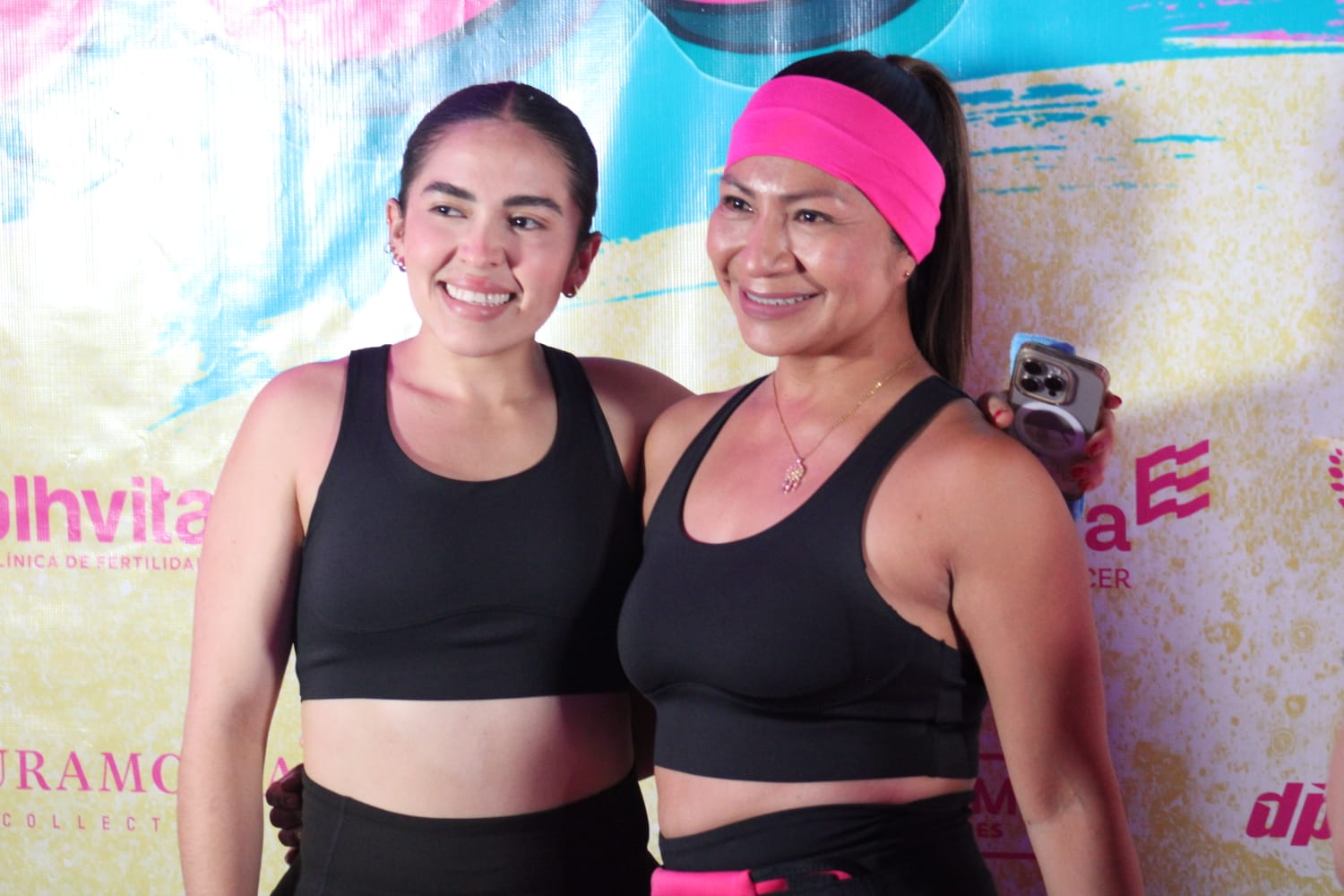 Mujeres se unen contra el cáncer en iniciativa 80's Stronger Together, en Mazatlán