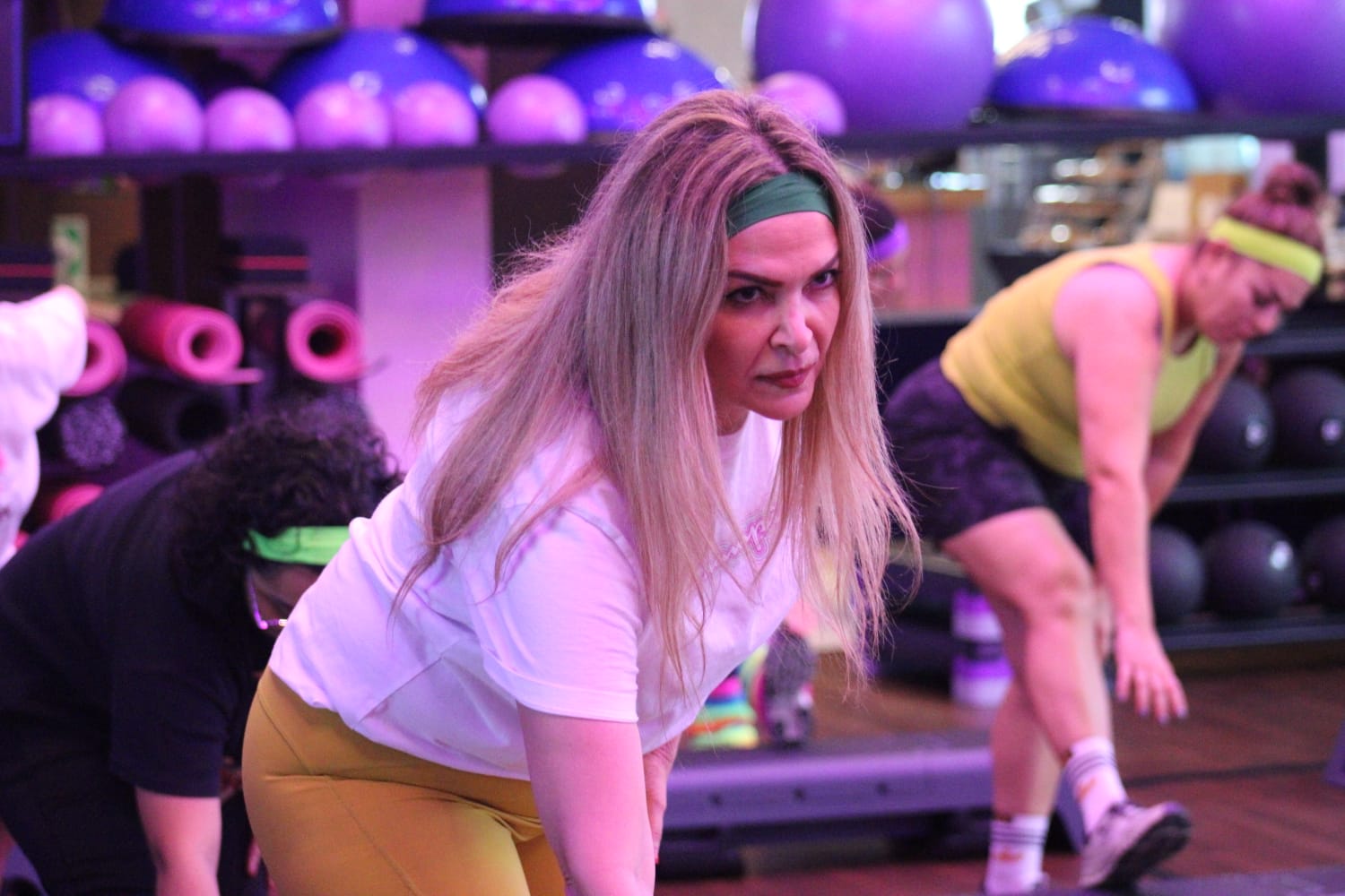 Mujeres se unen contra el cáncer en iniciativa 80's Stronger Together, en Mazatlán