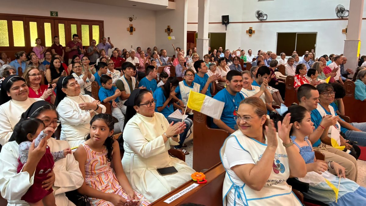 nuncio apostolico lleva mensaje de esperanza a adultos mayores gente