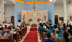 Nuncio Apostólico lleva mensaje de esperanza a adultos mayores y niños durante encuentro fraterno en Los Mochis