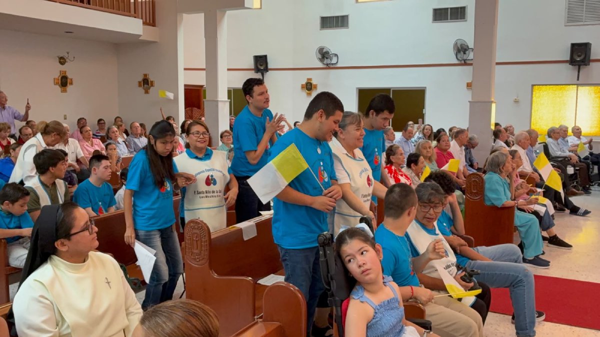 nuncio apostolico lleva mensaje de esperanza a adultos mayores menores