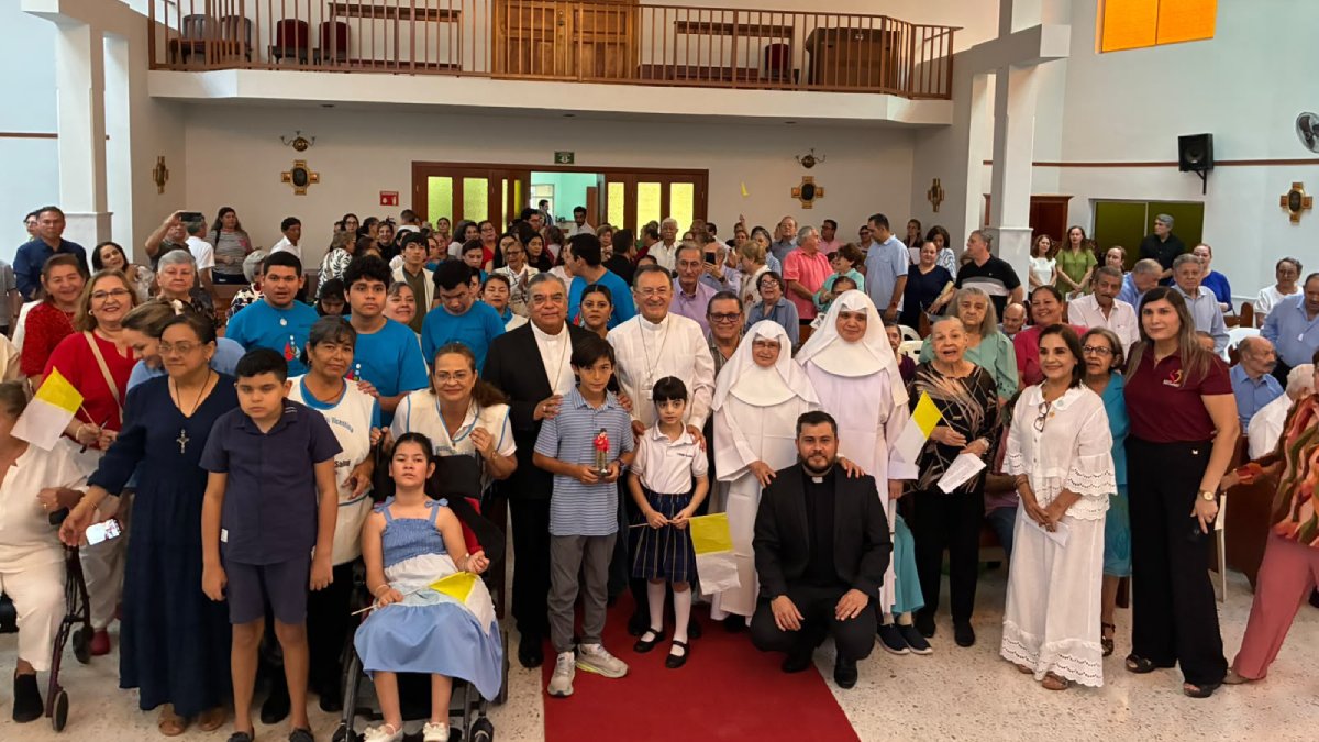 nuncio apostolico lleva mensaje de esperanza a adultos mayores