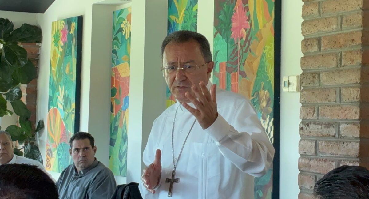 Nuncio llama a sacerdotes a construir la unidad y fraternidad para sanar las heridas del mundo, en Los Mochis