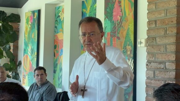 Nuncio llama a sacerdotes a construir la unidad y fraternidad para sanar las heridas del mundo, en Los Mochis
