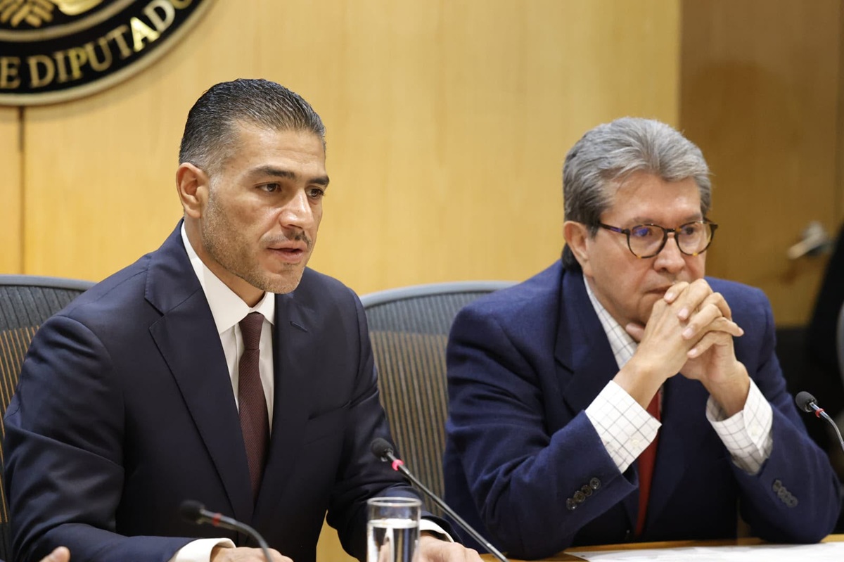 Omar García Harfuch y Ricardo Monreal en la Cámara de Diputados
